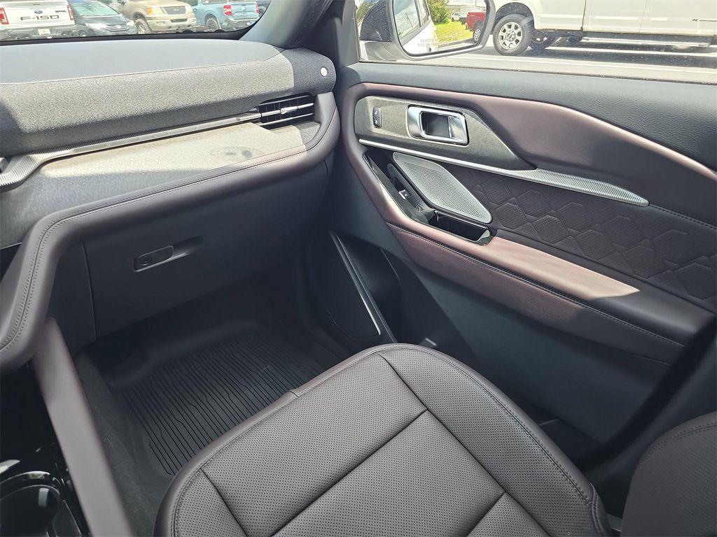 new 2025 Ford Explorer car, priced at $55,776