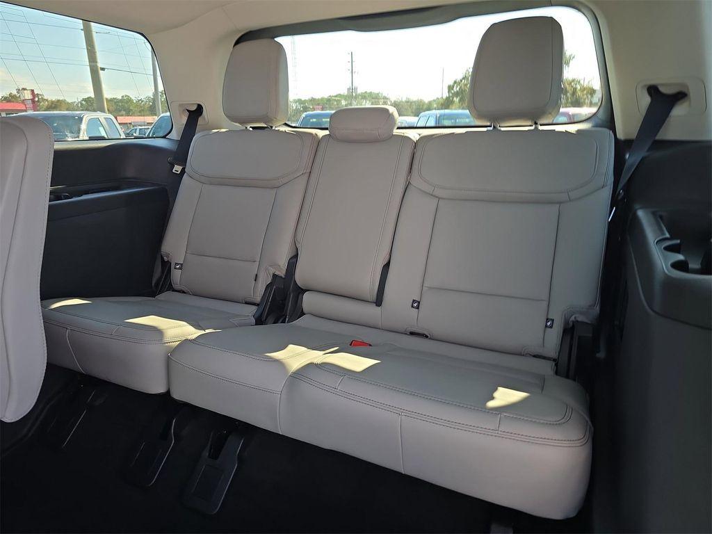 new 2025 Ford Expedition car, priced at $66,078