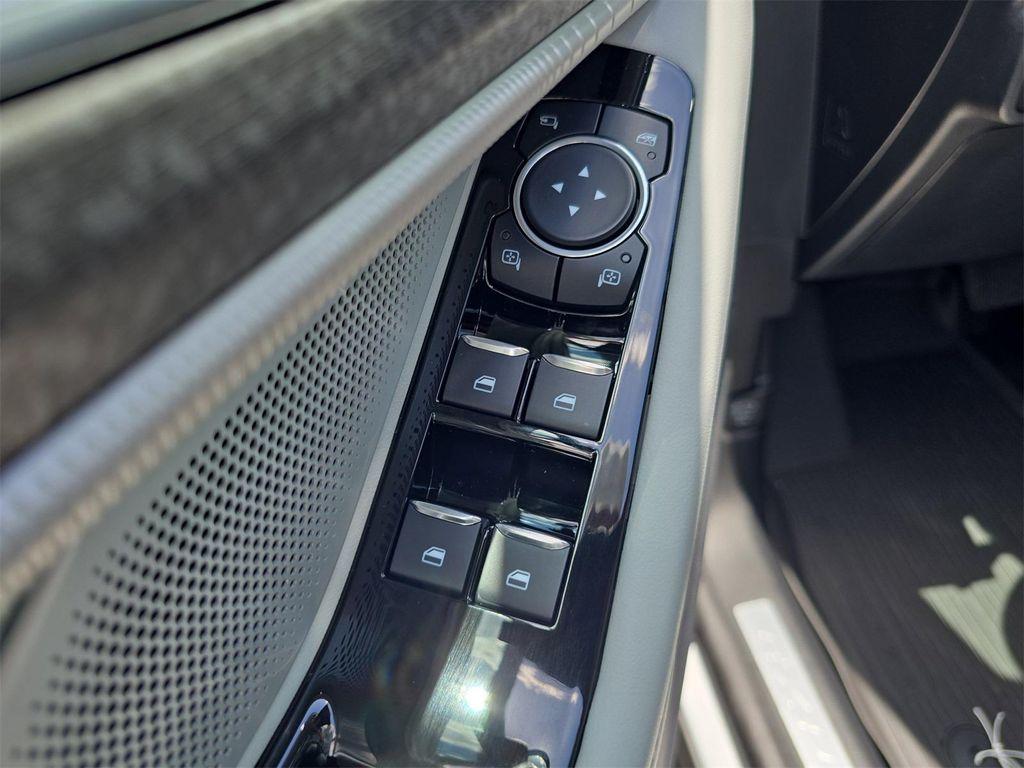 new 2025 Ford Explorer car, priced at $55,122