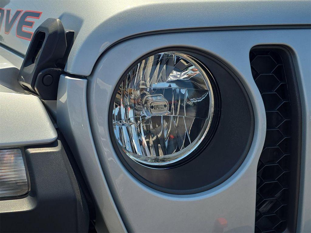 used 2022 Jeep Gladiator car, priced at $29,907