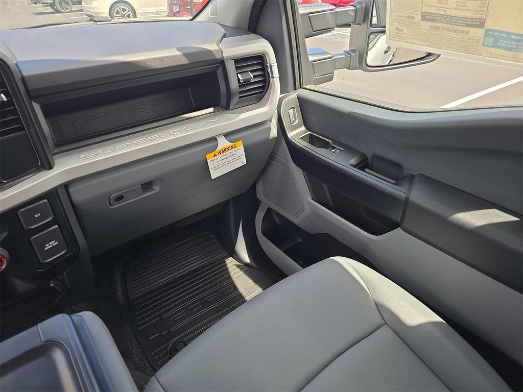 new 2025 Ford F-250 car, priced at $57,523