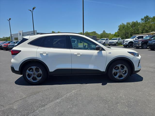 used 2025 Ford Escape car, priced at $29,813