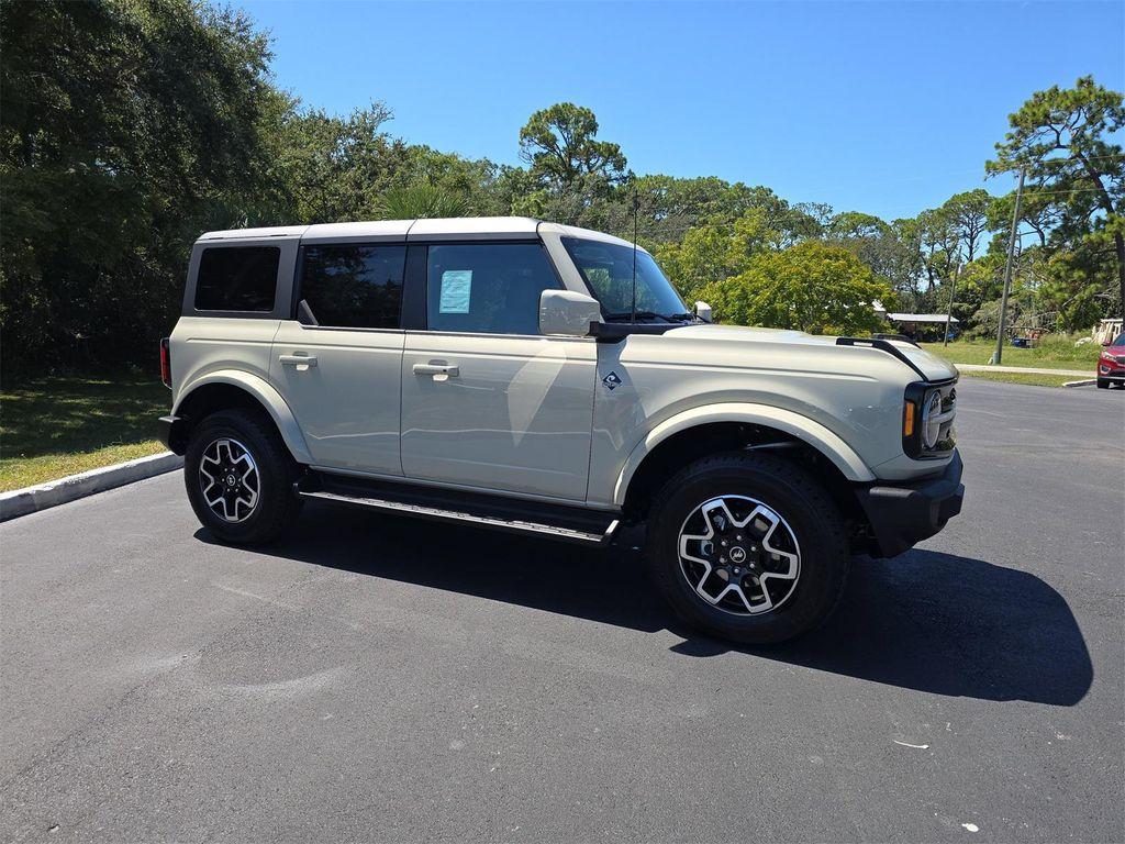 new 2025 Ford Bronco car, priced at $49,262