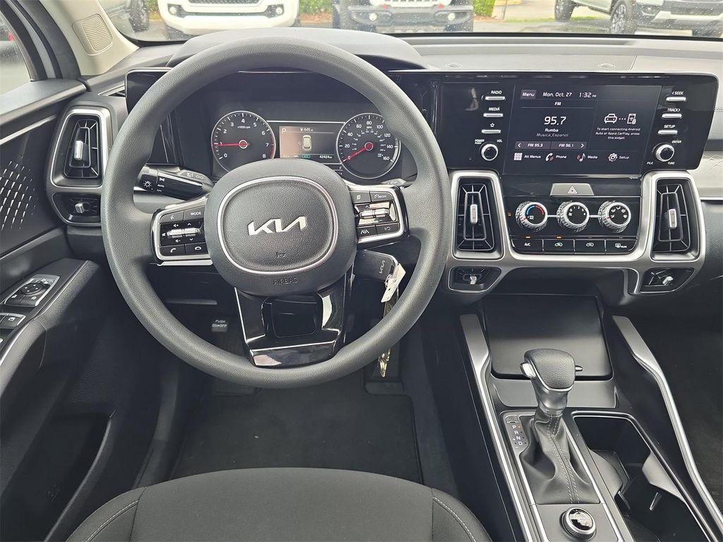 used 2022 Kia Sorento car, priced at $18,994