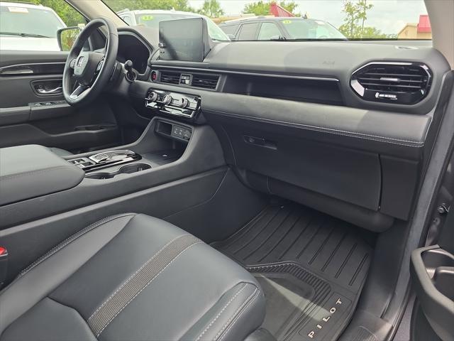 used 2025 Honda Pilot car, priced at $40,882