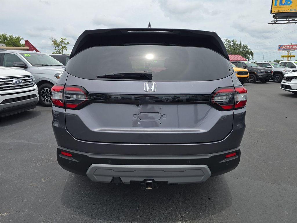 used 2025 Honda Pilot car, priced at $38,747