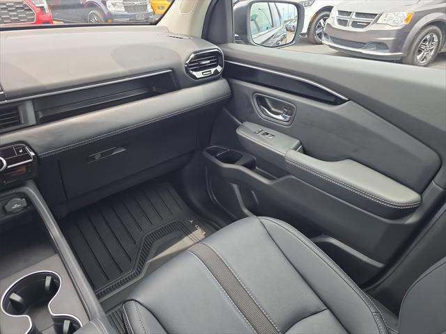 used 2025 Honda Pilot car, priced at $40,882