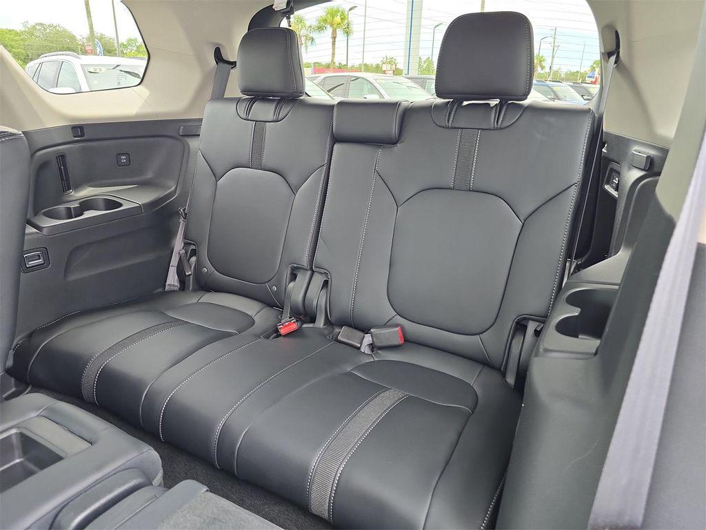 used 2025 Honda Pilot car, priced at $38,747