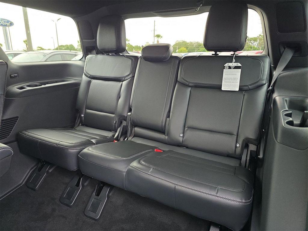 new 2025 Ford Expedition car, priced at $81,275