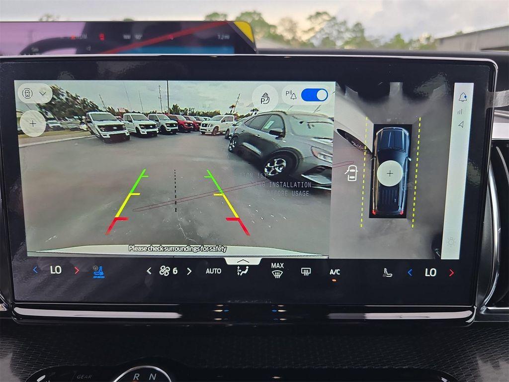 new 2025 Ford Expedition car, priced at $81,275