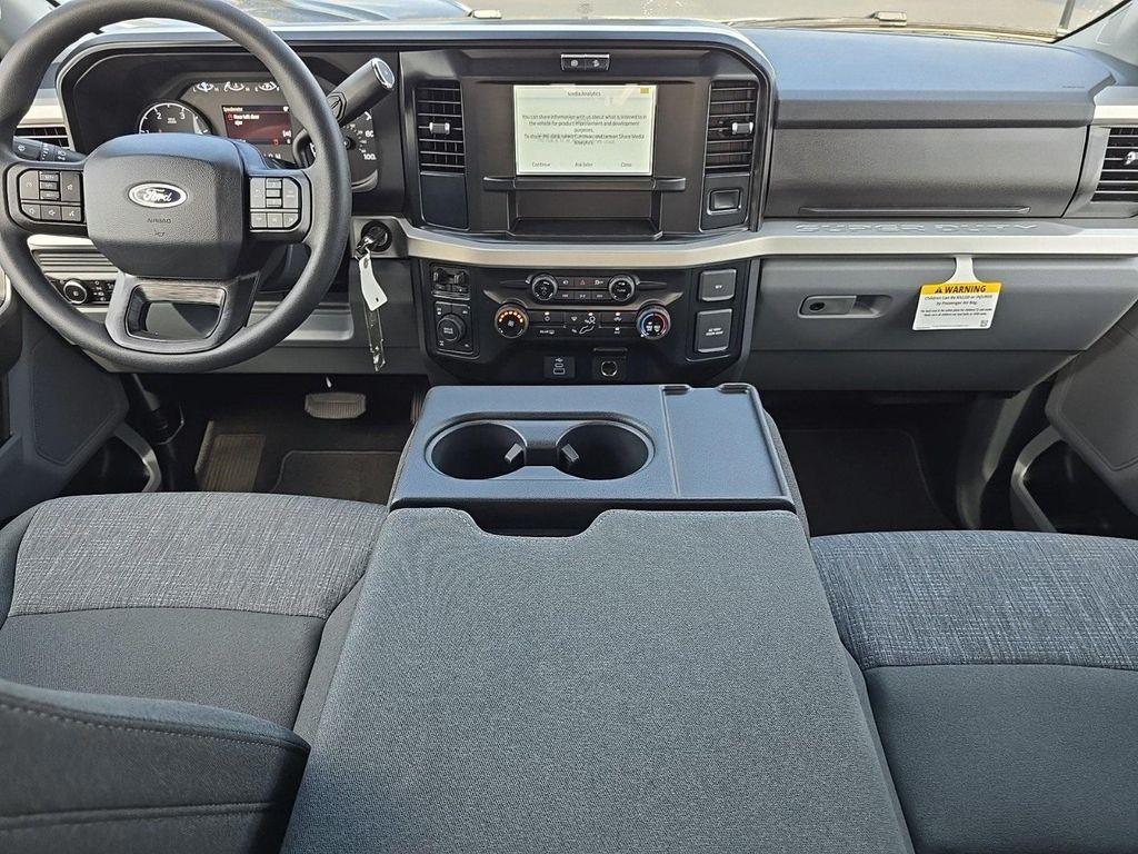 new 2025 Ford F-250 car, priced at $65,362