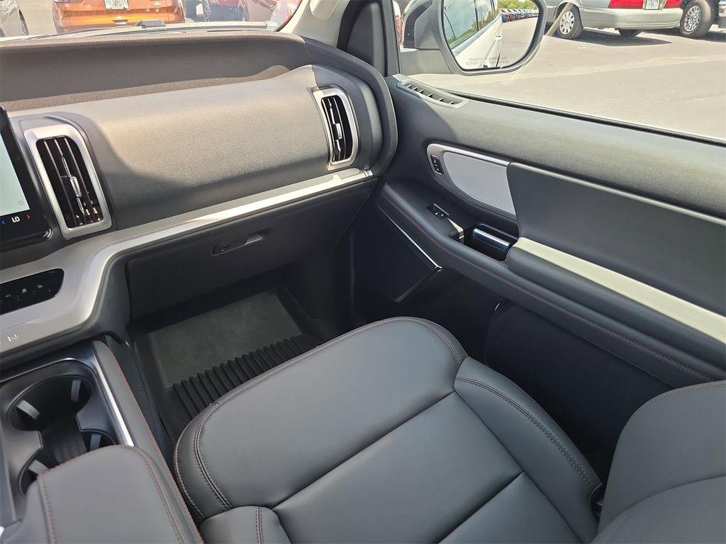 new 2025 Ford Expedition car, priced at $70,260