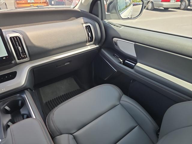 new 2025 Ford Expedition car, priced at $70,260