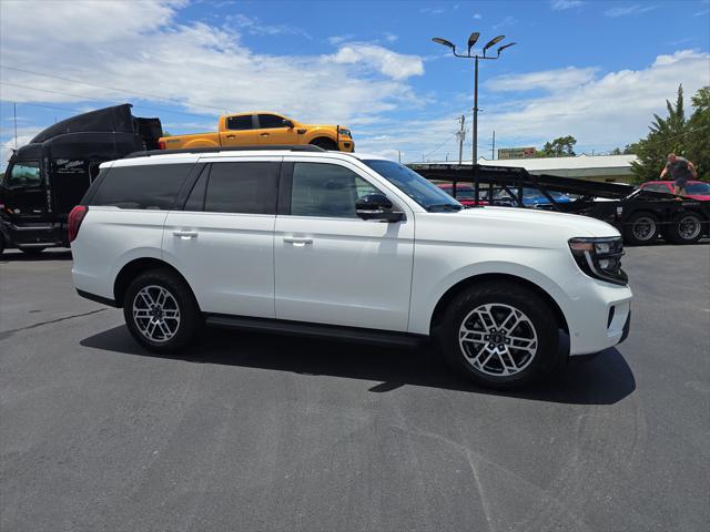 new 2025 Ford Expedition car, priced at $70,260