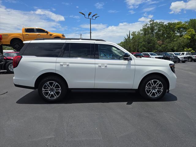 new 2025 Ford Expedition car, priced at $70,260