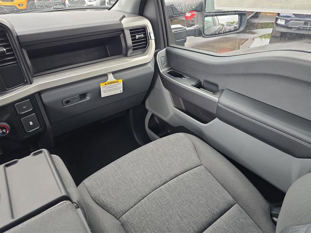 new 2025 Ford F-250 car, priced at $65,818