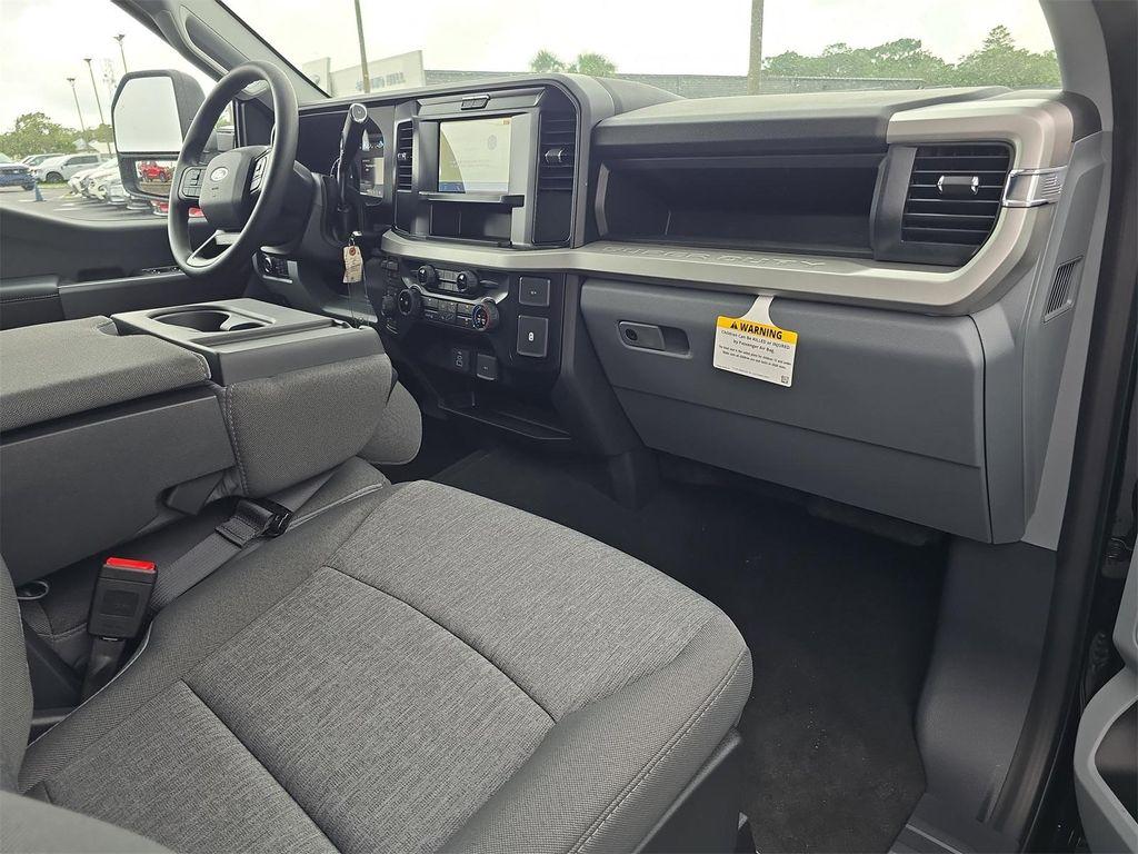 new 2025 Ford F-250 car, priced at $65,818