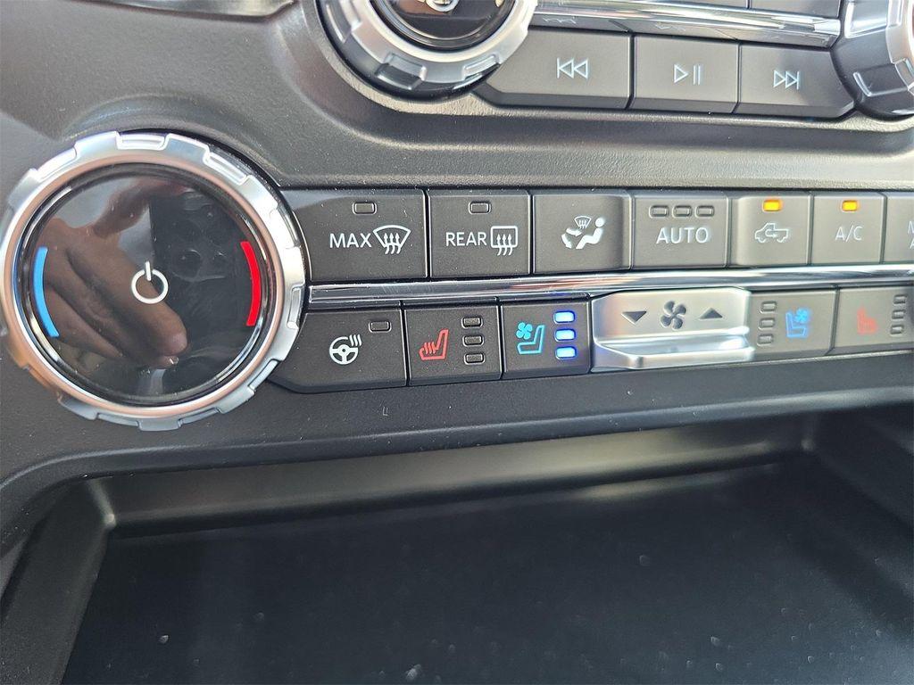 new 2025 Ford F-250 car, priced at $82,180