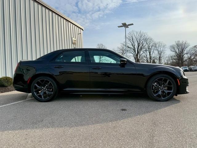 used 2022 Chrysler 300 car, priced at $31,392