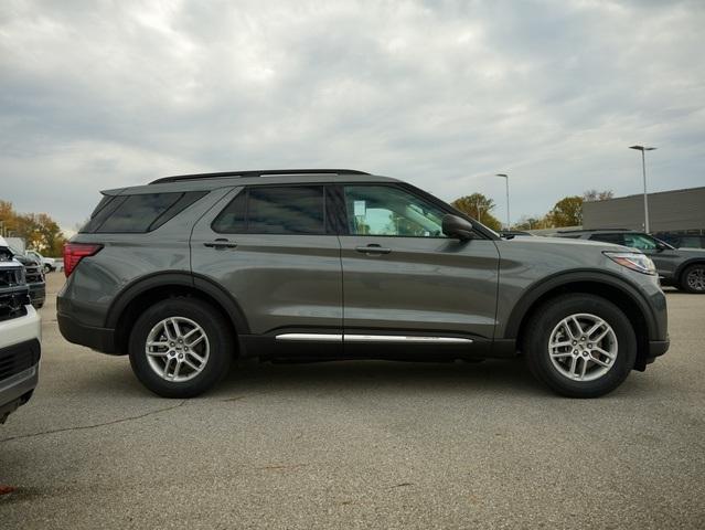 new 2025 Ford Explorer car, priced at $40,257