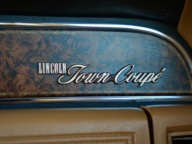 used 1976 Lincoln Town Car car, priced at $26,972