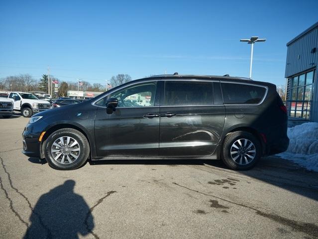 used 2021 Chrysler Pacifica Hybrid car, priced at $23,192