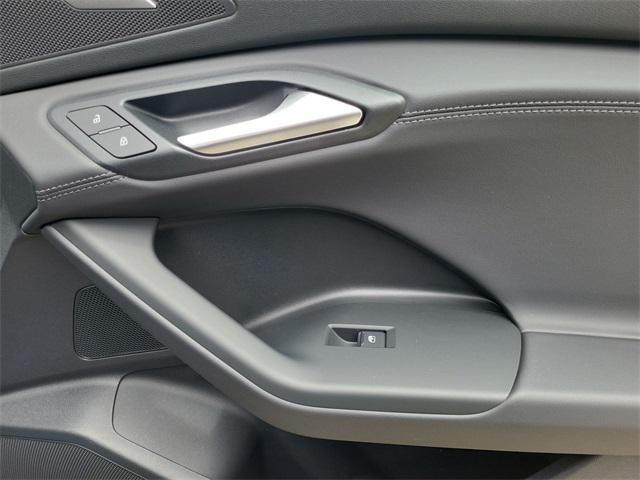 new 2025 Audi Q6 e-tron car, priced at $77,884