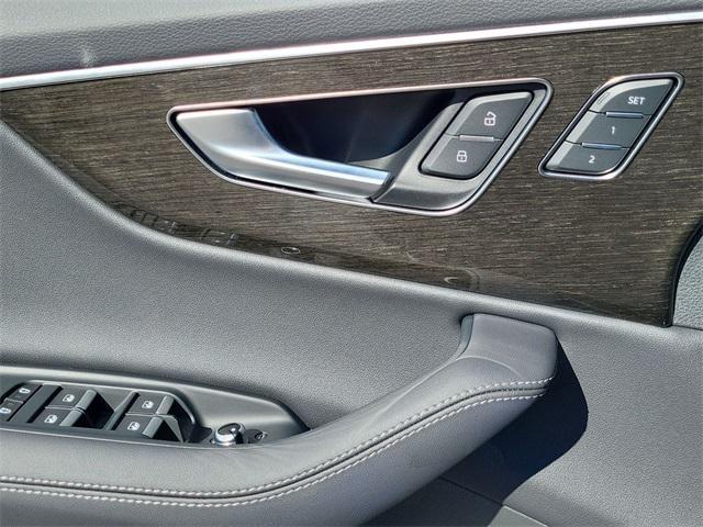 new 2025 Audi Q7 car, priced at $79,469
