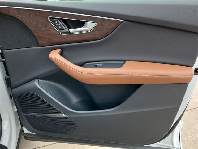 new 2025 Audi Q8 car, priced at $85,789