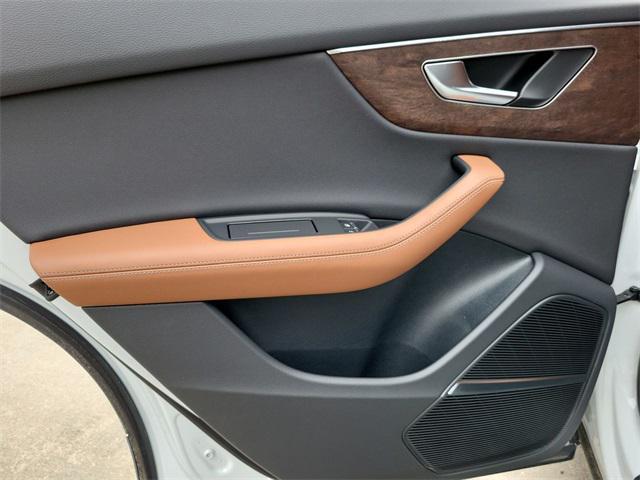 new 2025 Audi Q8 car, priced at $85,789