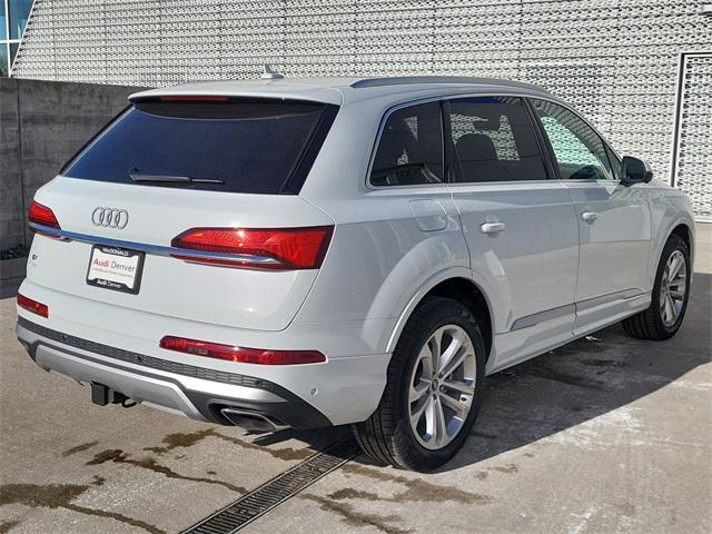 new 2025 Audi Q7 car, priced at $76,689