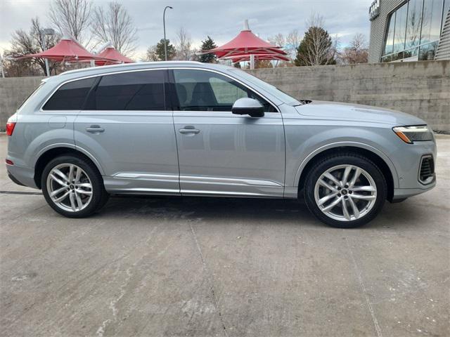 new 2025 Audi Q7 car, priced at $77,674