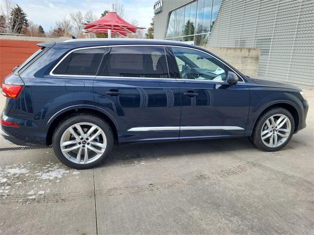 new 2025 Audi Q7 car, priced at $77,674