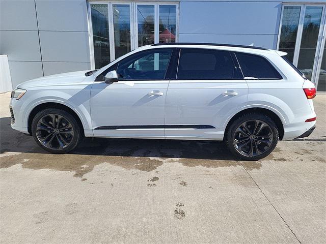 new 2025 Audi Q7 car, priced at $78,404