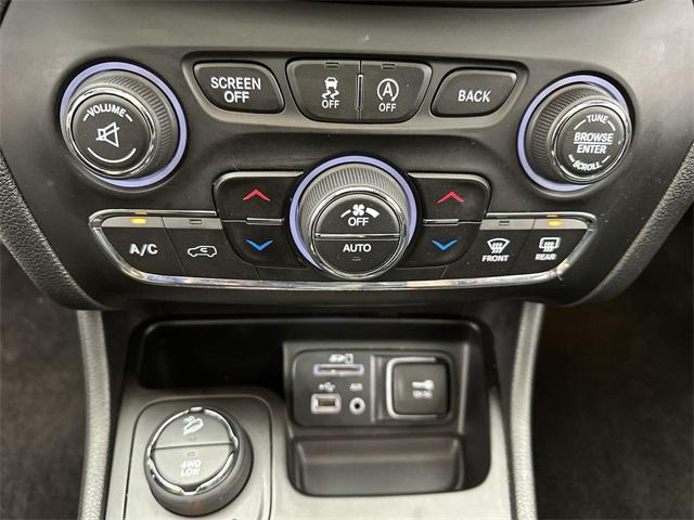 used 2015 Jeep Cherokee car, priced at $12,709