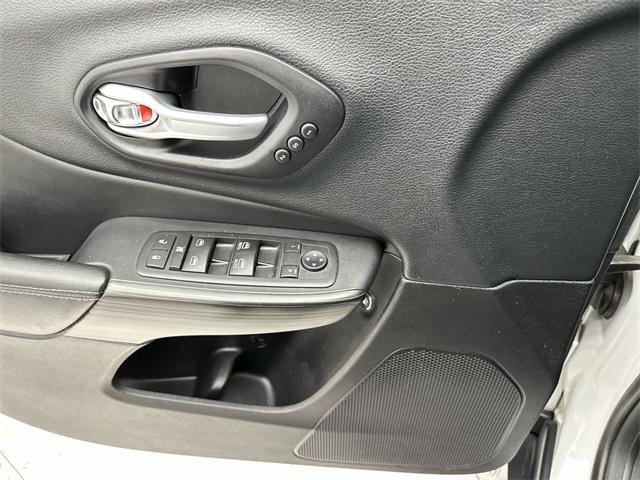 used 2015 Jeep Cherokee car, priced at $12,709