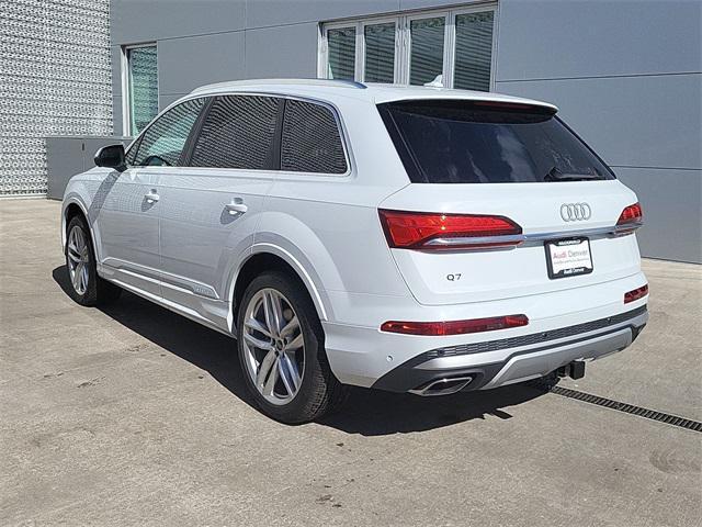 new 2025 Audi Q7 car, priced at $77,449