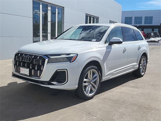 new 2025 Audi Q7 car, priced at $77,449