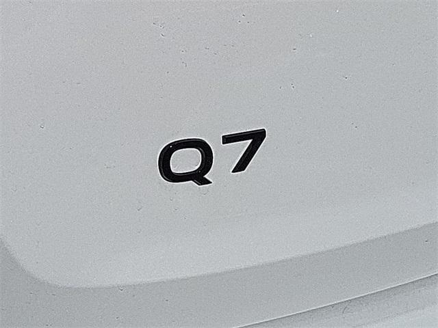 new 2025 Audi Q7 car, priced at $77,449