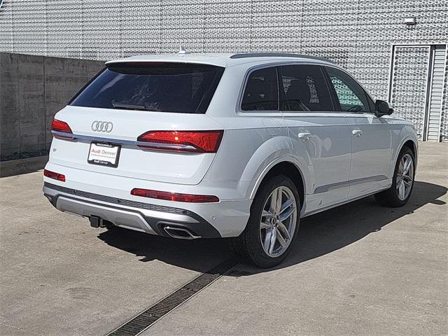 new 2025 Audi Q7 car, priced at $77,449