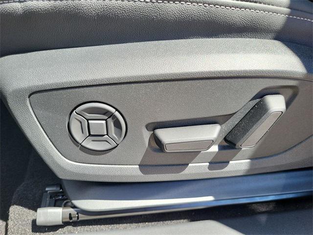 new 2025 Audi Q4 e-tron car