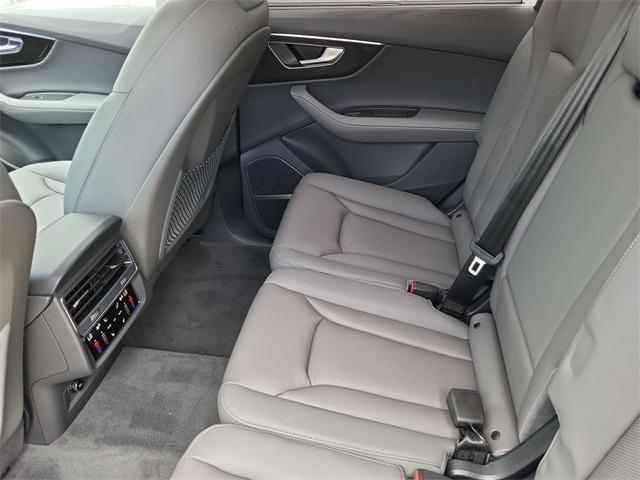 new 2025 Audi Q7 car, priced at $77,514