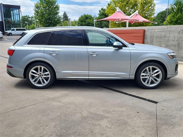 new 2025 Audi Q7 car, priced at $77,514