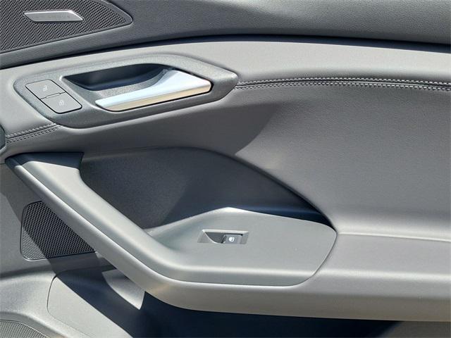 new 2025 Audi Q6 e-tron car, priced at $72,924