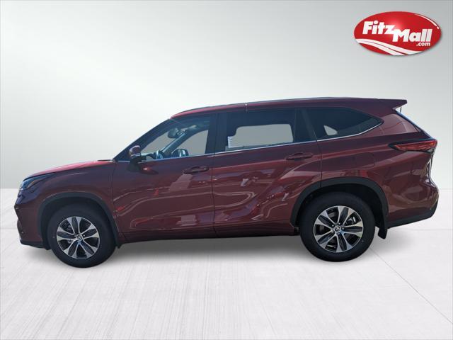 used 2023 Toyota Highlander car, priced at $39,995