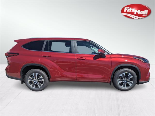 used 2023 Toyota Highlander car, priced at $39,995