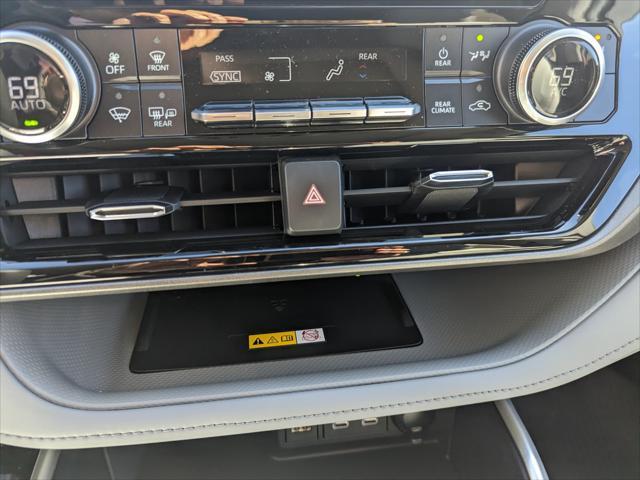 used 2023 Toyota Highlander car, priced at $39,995