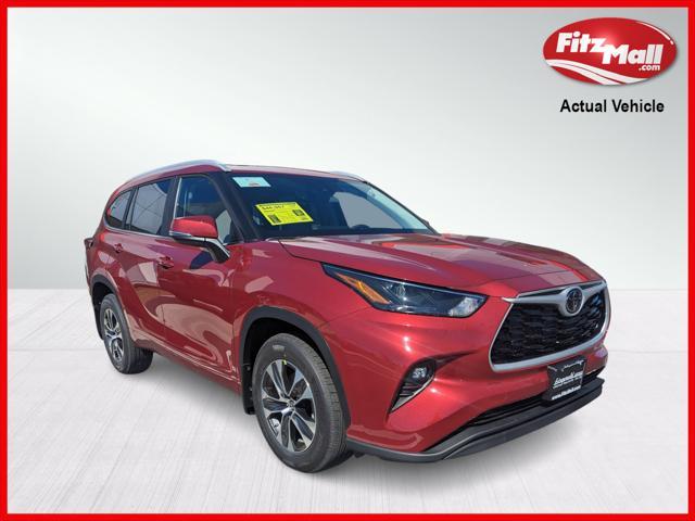 used 2023 Toyota Highlander car, priced at $39,995