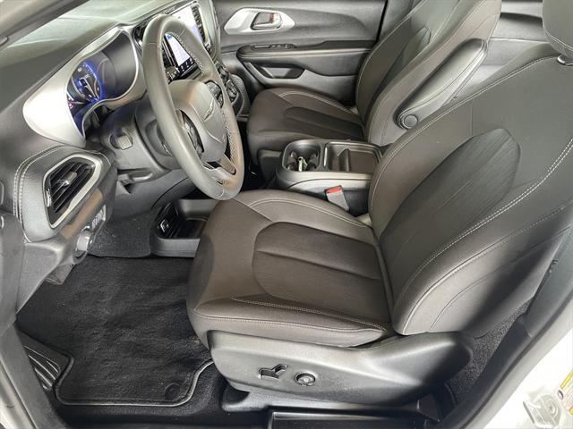 used 2024 Chrysler Pacifica car, priced at $33,595