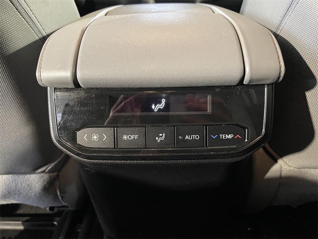 used 2020 Toyota Highlander car, priced at $26,995